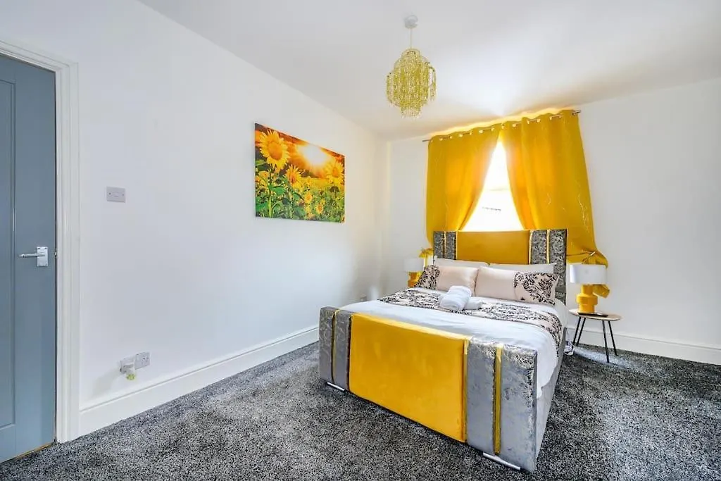 -16Pt- For Your Relaxed & Cosy Stay & Free Parking Leeds  0*, Leeds (West Yorkshire)