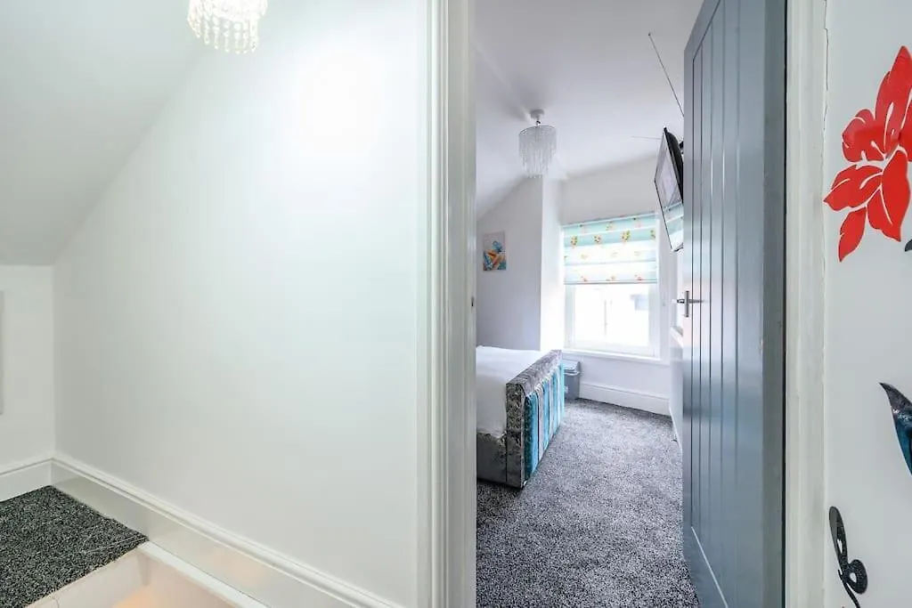 -16Pt- For Your Relaxed & Cosy Stay & Free Parking Leeds  0*, Leeds (West Yorkshire)