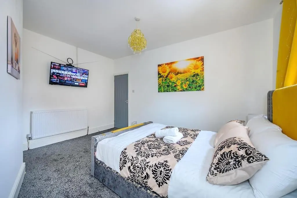 -16Pt- For Your Relaxed & Cosy Stay & Free Parking Leeds  0*, Leeds (West Yorkshire)